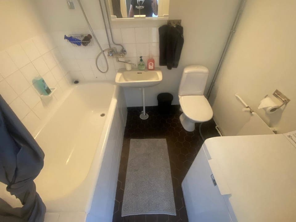 Shower, Toilet, Bathroom, Bath, towels