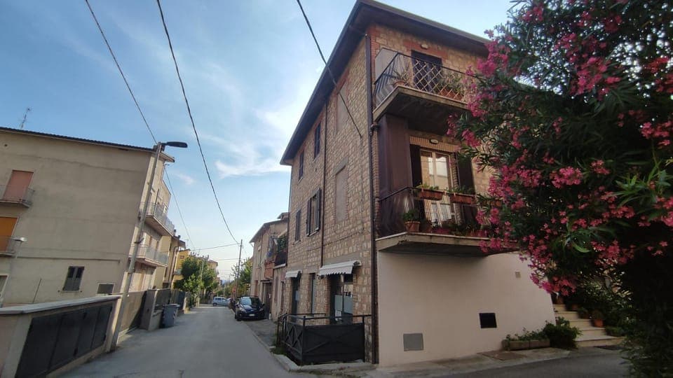 Property building, Street view