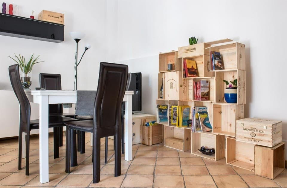 Dining area, hair dresser