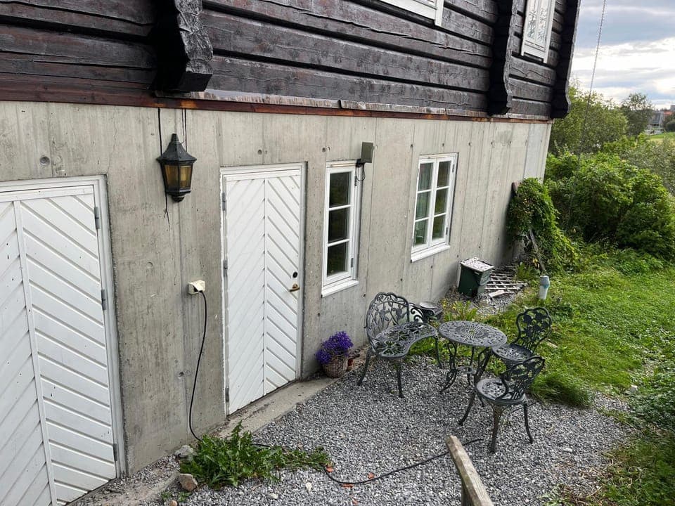 Property building, Patio, Day