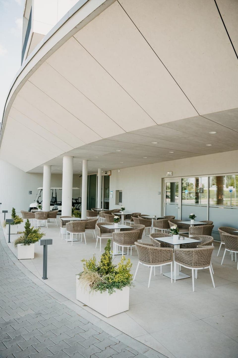 Restaurant/places to eat, Balcony/Terrace