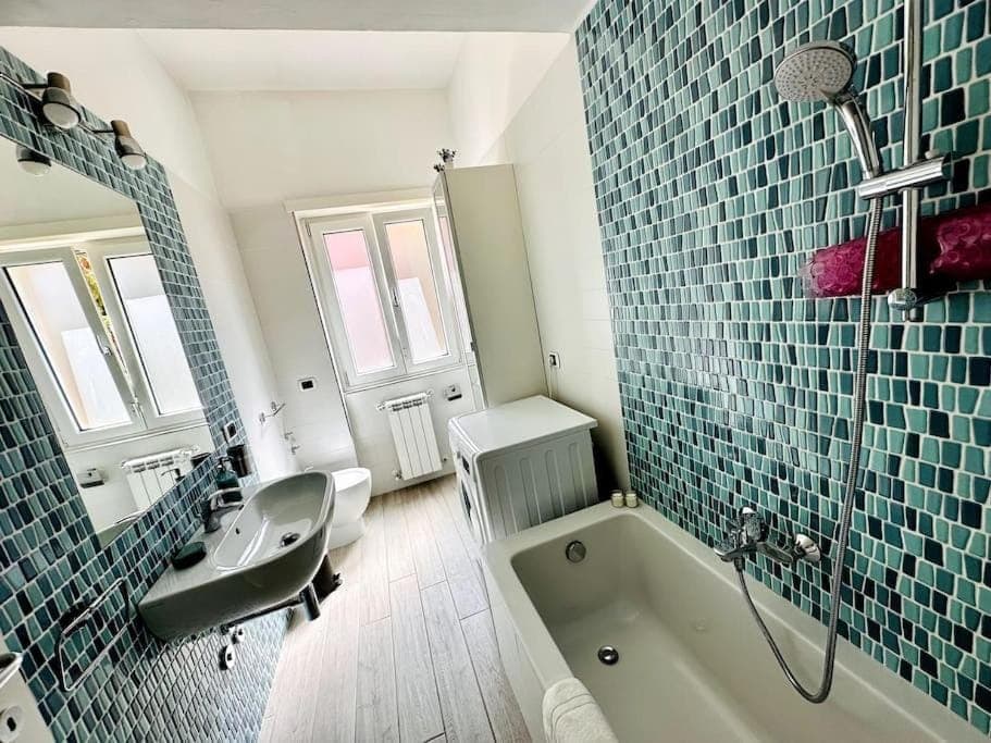 Shower, Toilet, Bathroom, Bath, bidet