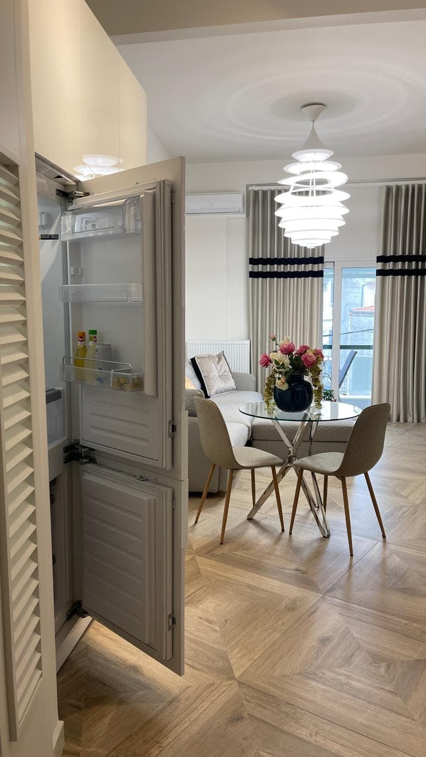 Dining area, kitchen