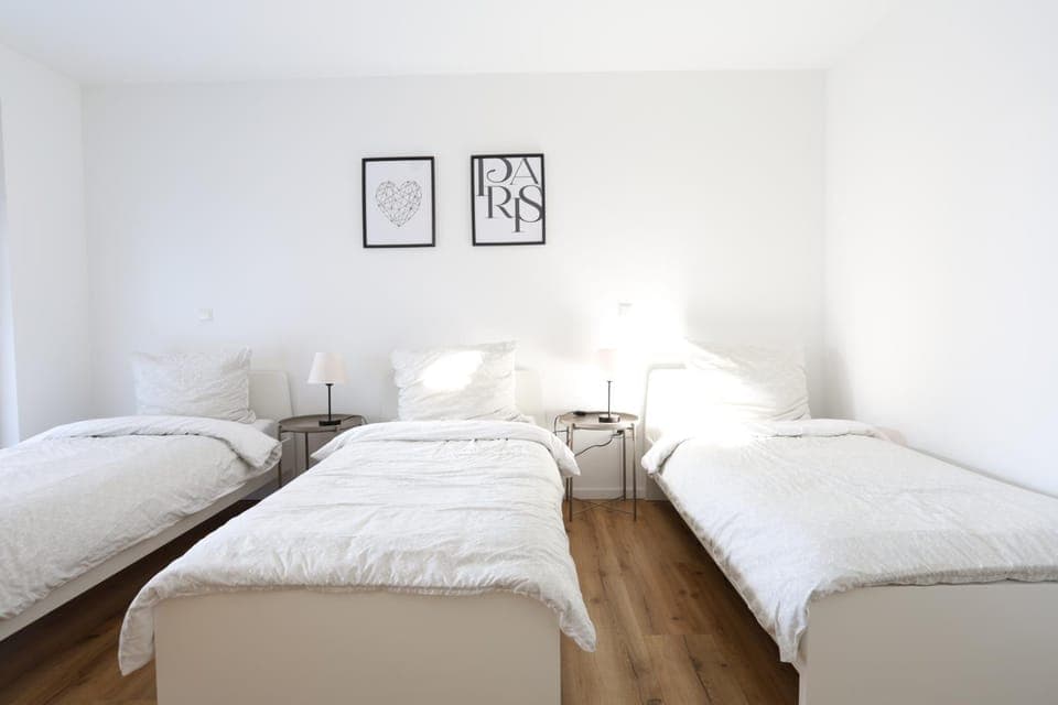 Photo of the whole room, Bedroom