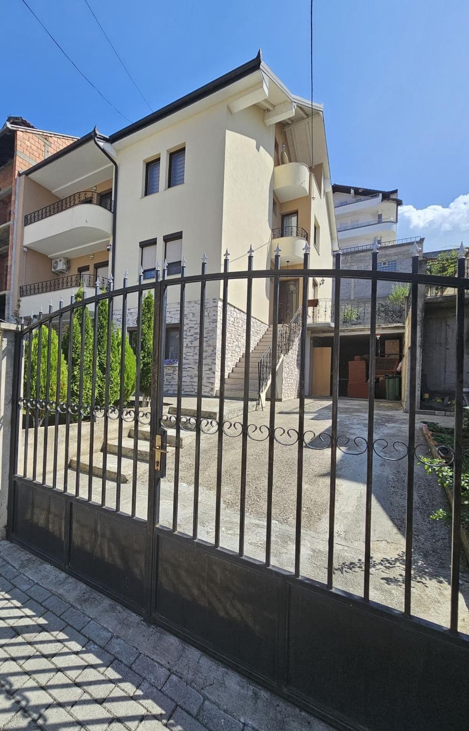 Property building, Day