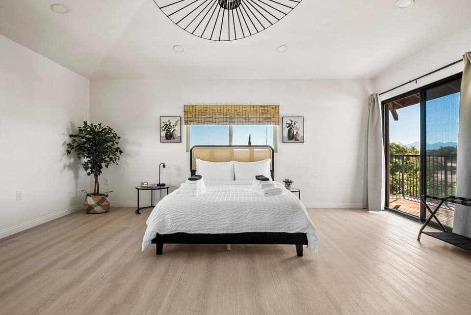 Bed, Balcony/Terrace, Bedroom