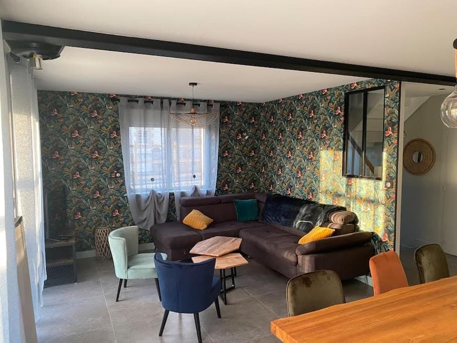 Living room, Seating area