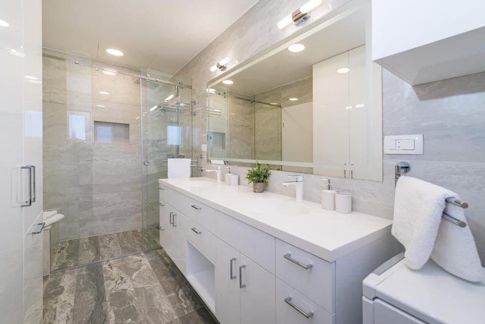 Shower, Bathroom, towels
