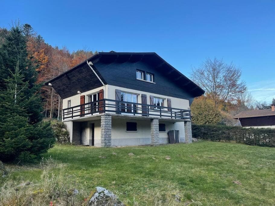 Property building, Spring, Natural landscape, Garden, Garden view