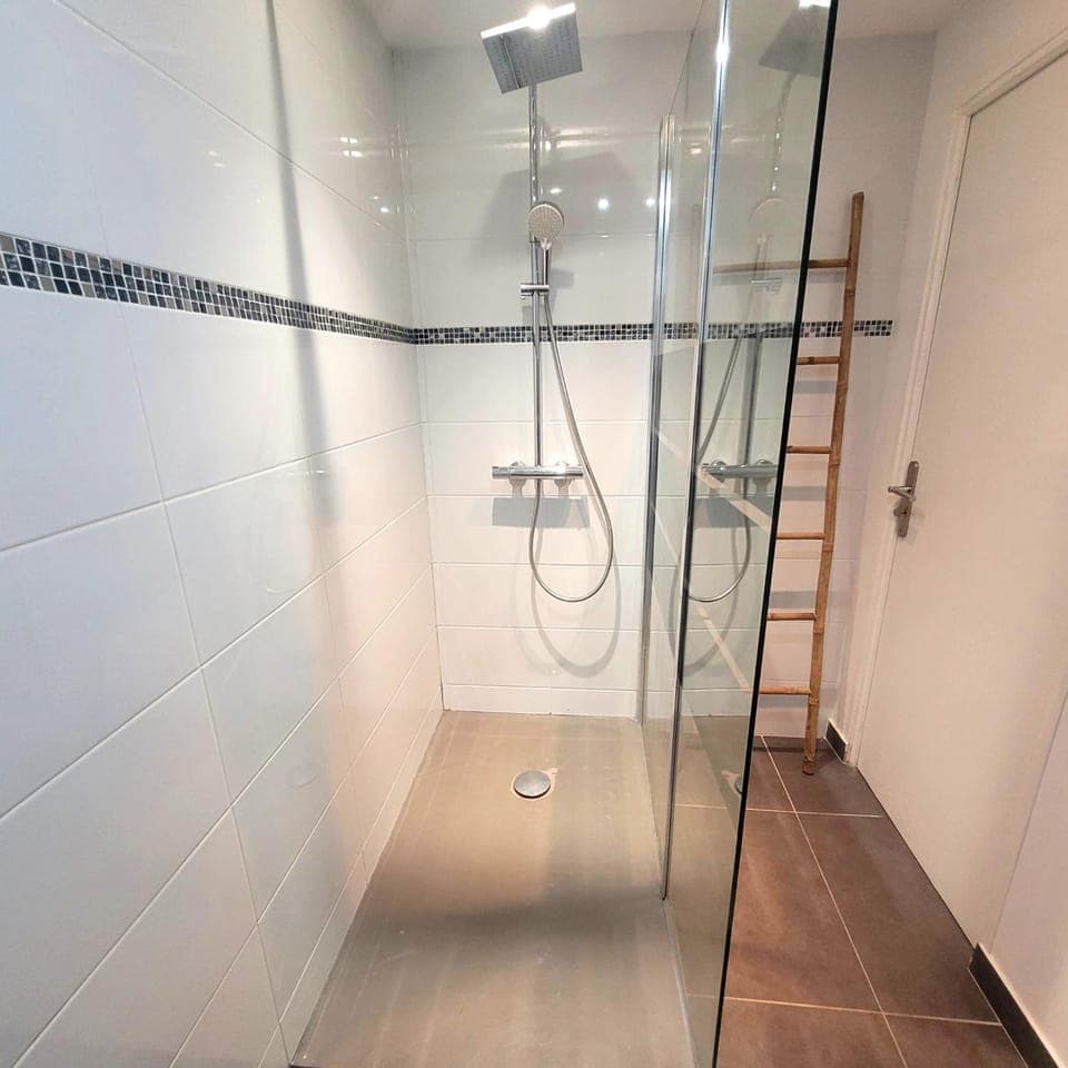 Shower, Bathroom