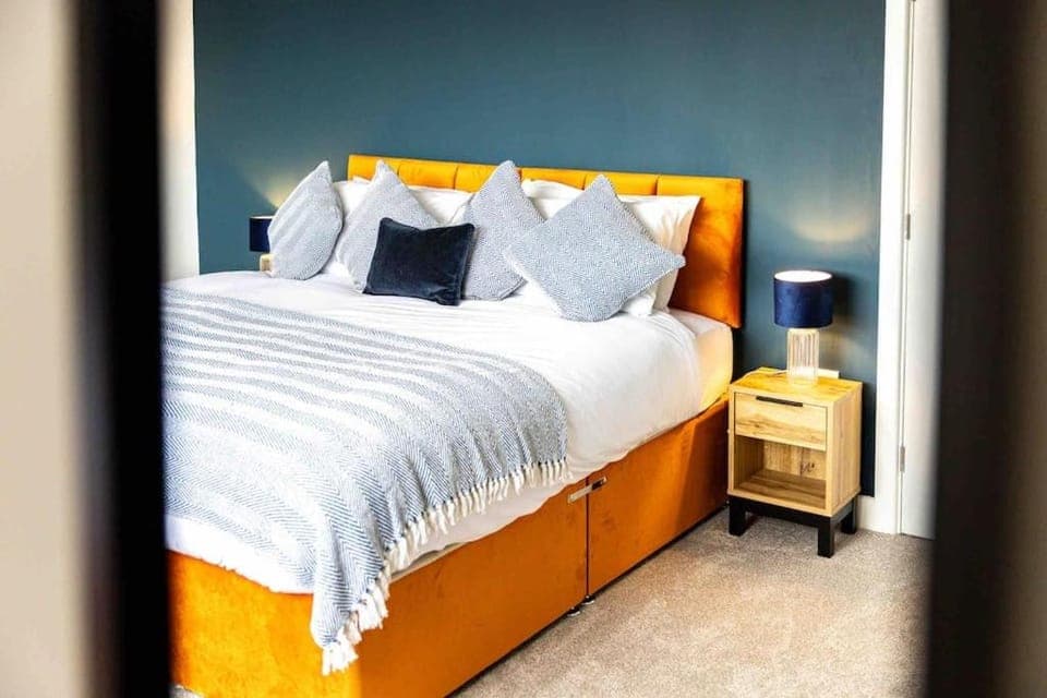 Bed, Photo of the whole room, Bedroom