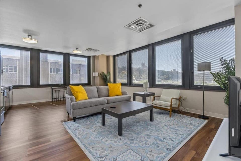 TV and multimedia, Living room, Seating area