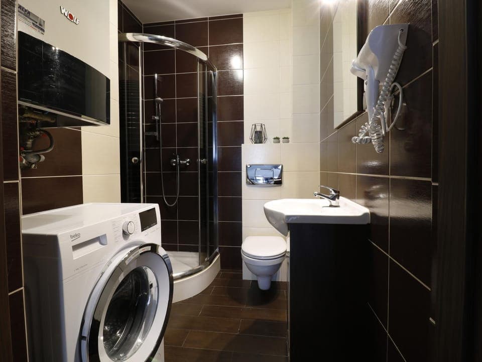 Bathroom, Spa and wellness centre/facilities, Bath, towels, washing machine, dryer