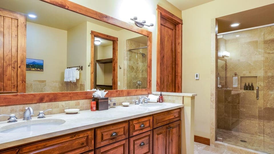 Shower, Bath, towels