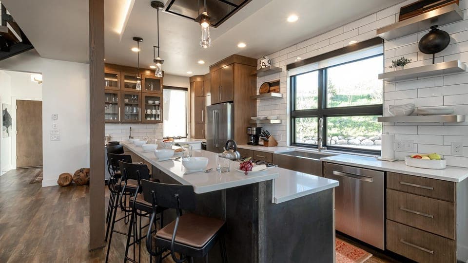 Coffee/tea facilities, dishwasher, storage, kitchen
