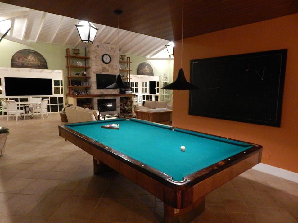 Billiard, Game Room