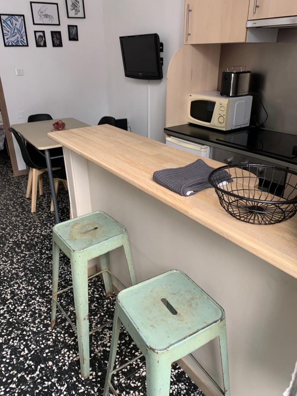 TV and multimedia, Coffee/tea facilities, Kitchen or kitchenette, minibar, toaster