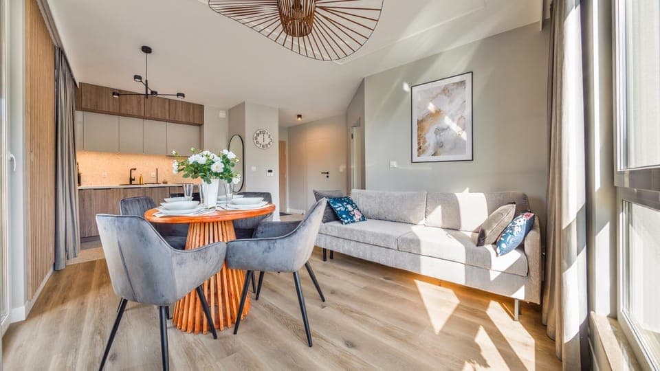 Kitchen or kitchenette, Living room, Seating area, Dining area