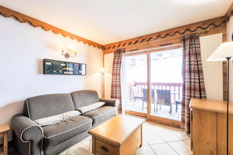 Bed, Living room, kitchen