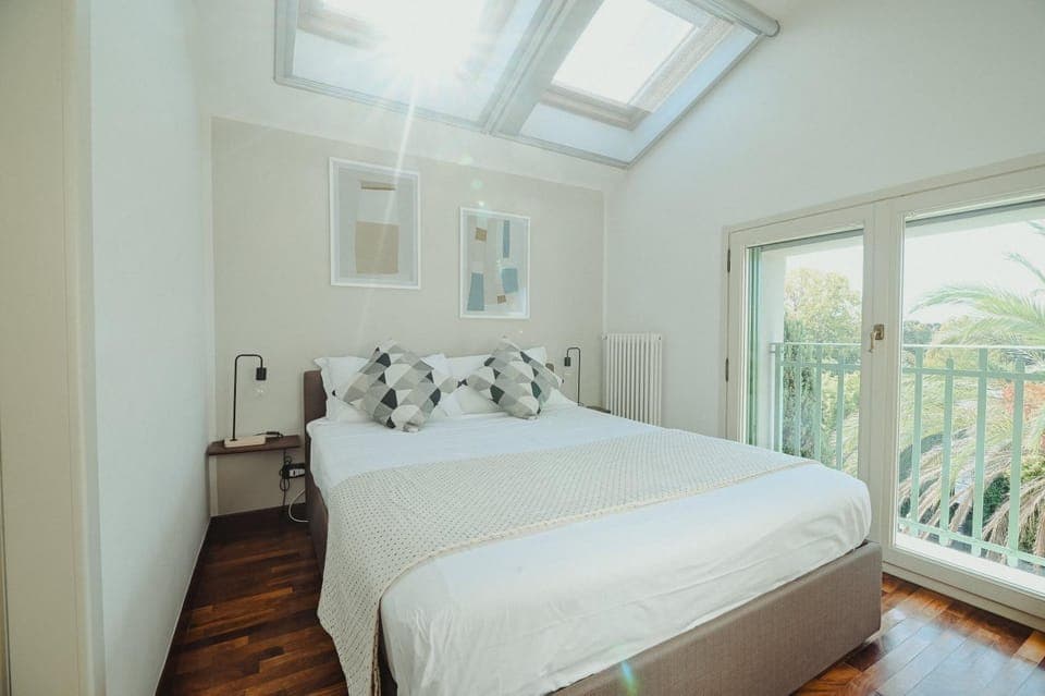 Bed, View (from property/room), Photo of the whole room, Bedroom