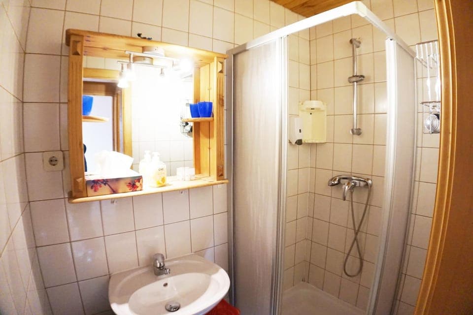 Bathroom, Decorative detail