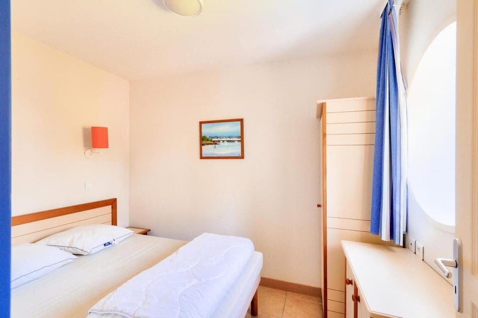 Bed, Bathroom, Bedroom, furniture