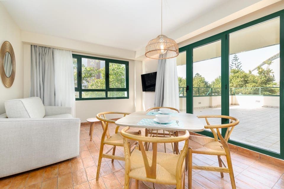 TV and multimedia, View (from property/room), Balcony/Terrace, Living room, Seating area, Dining area