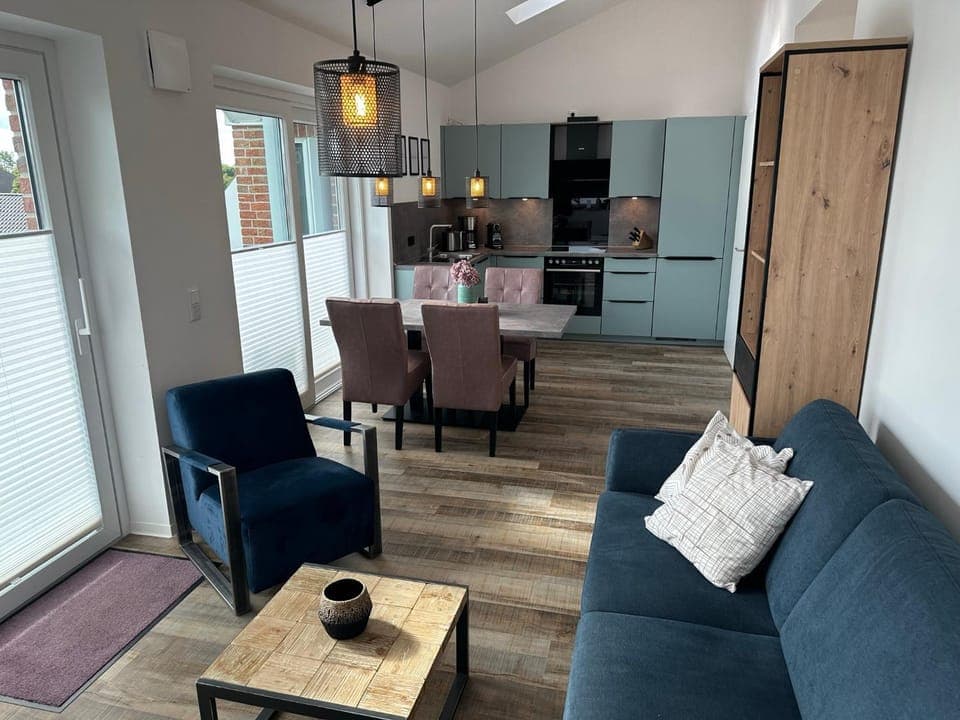 Kitchen or kitchenette, Living room, Seating area, Dining area