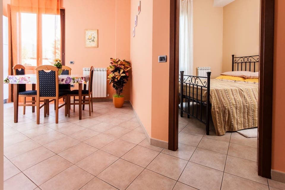 Property building, Bird's eye view, Dining area, Bedroom