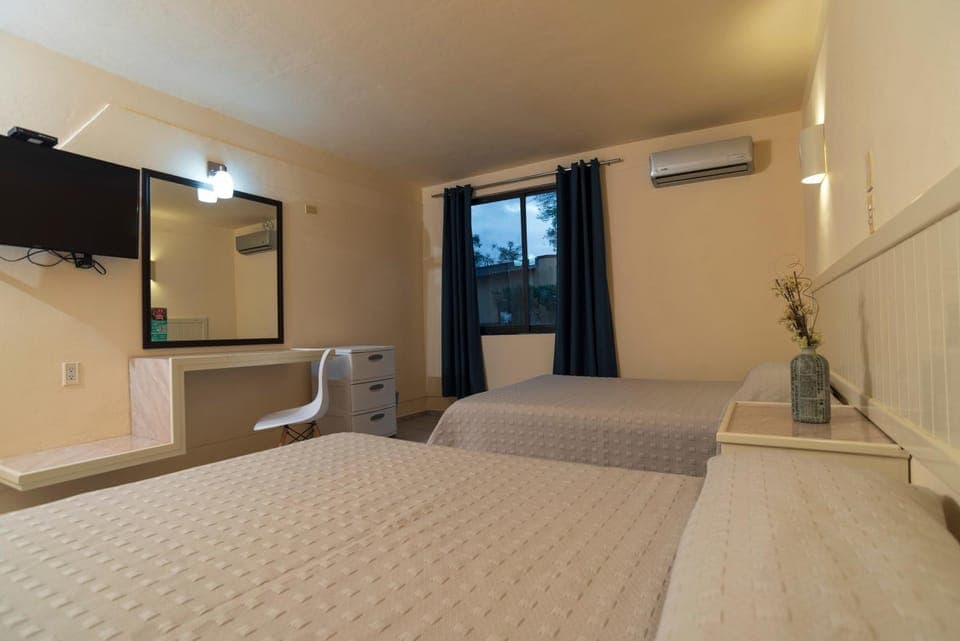 Bed, TV and multimedia, Photo of the whole room, Seating area, internet, air conditioner