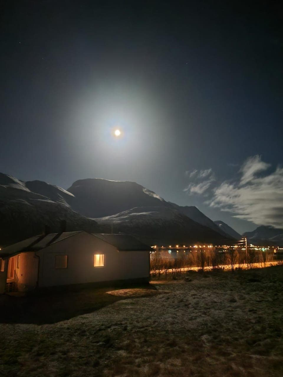 Idyllisk hus med sauna og jacuzzi, Lyngen House in Troms Og Finnmark