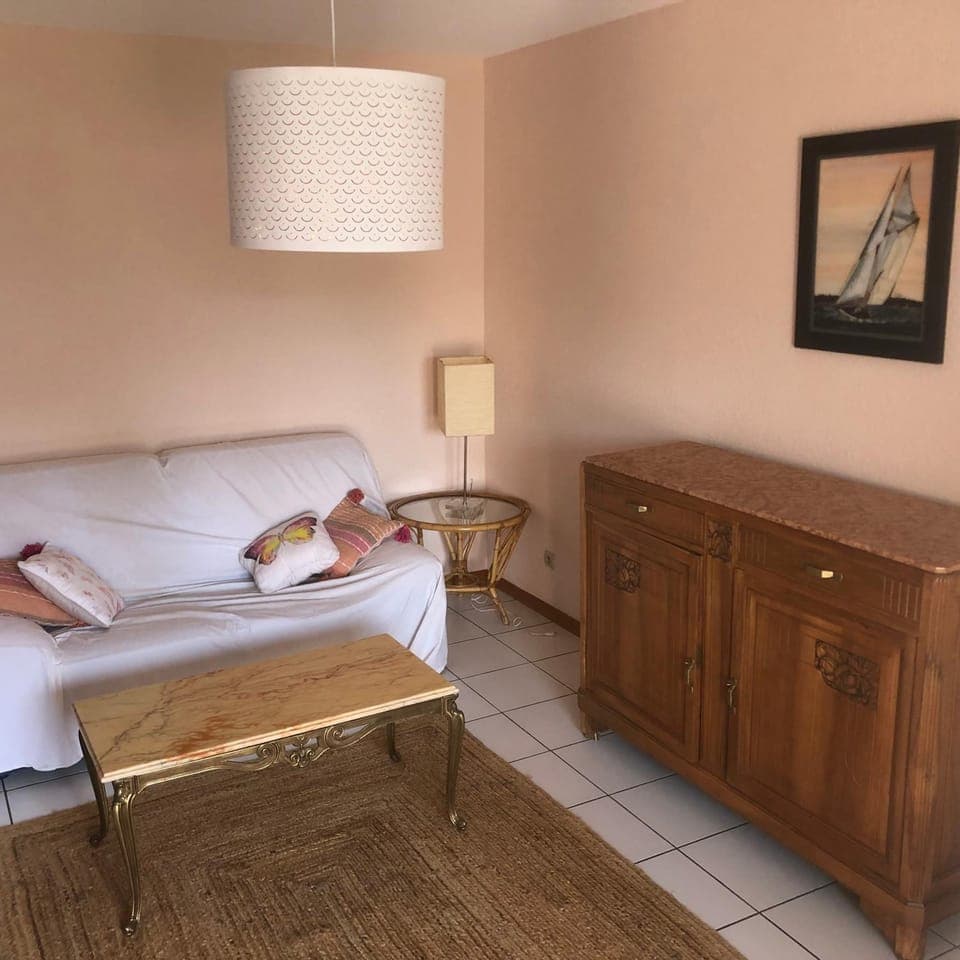 Communal lounge/ TV room, Living room