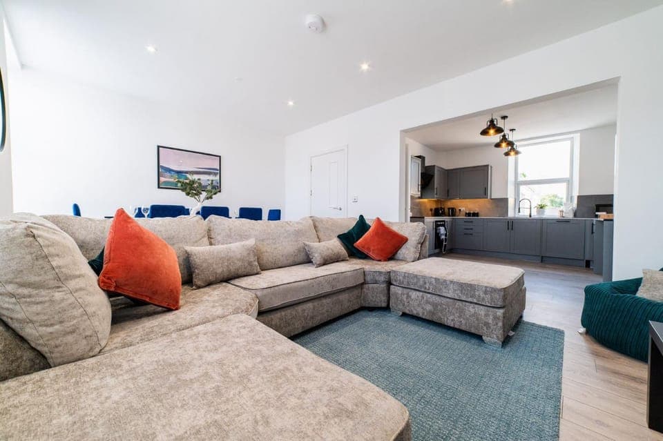 TV and multimedia, Living room, Seating area