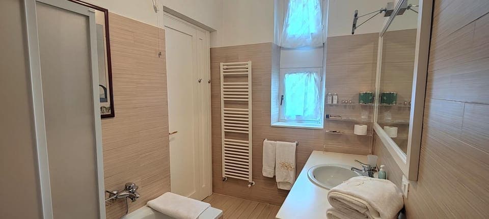 Toilet, Bathroom, Bath, towels