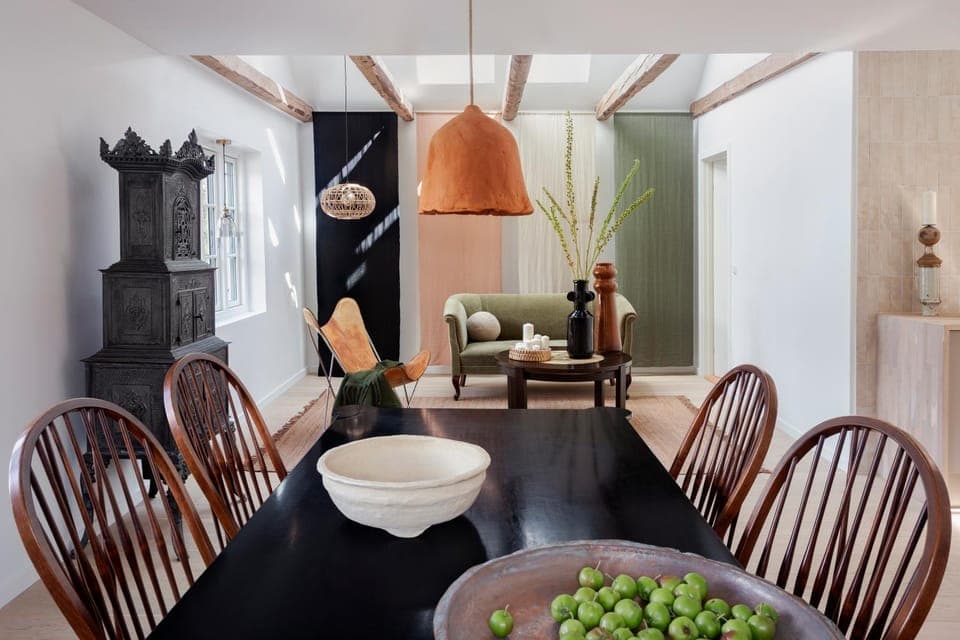 Living room, Seating area, Dining area