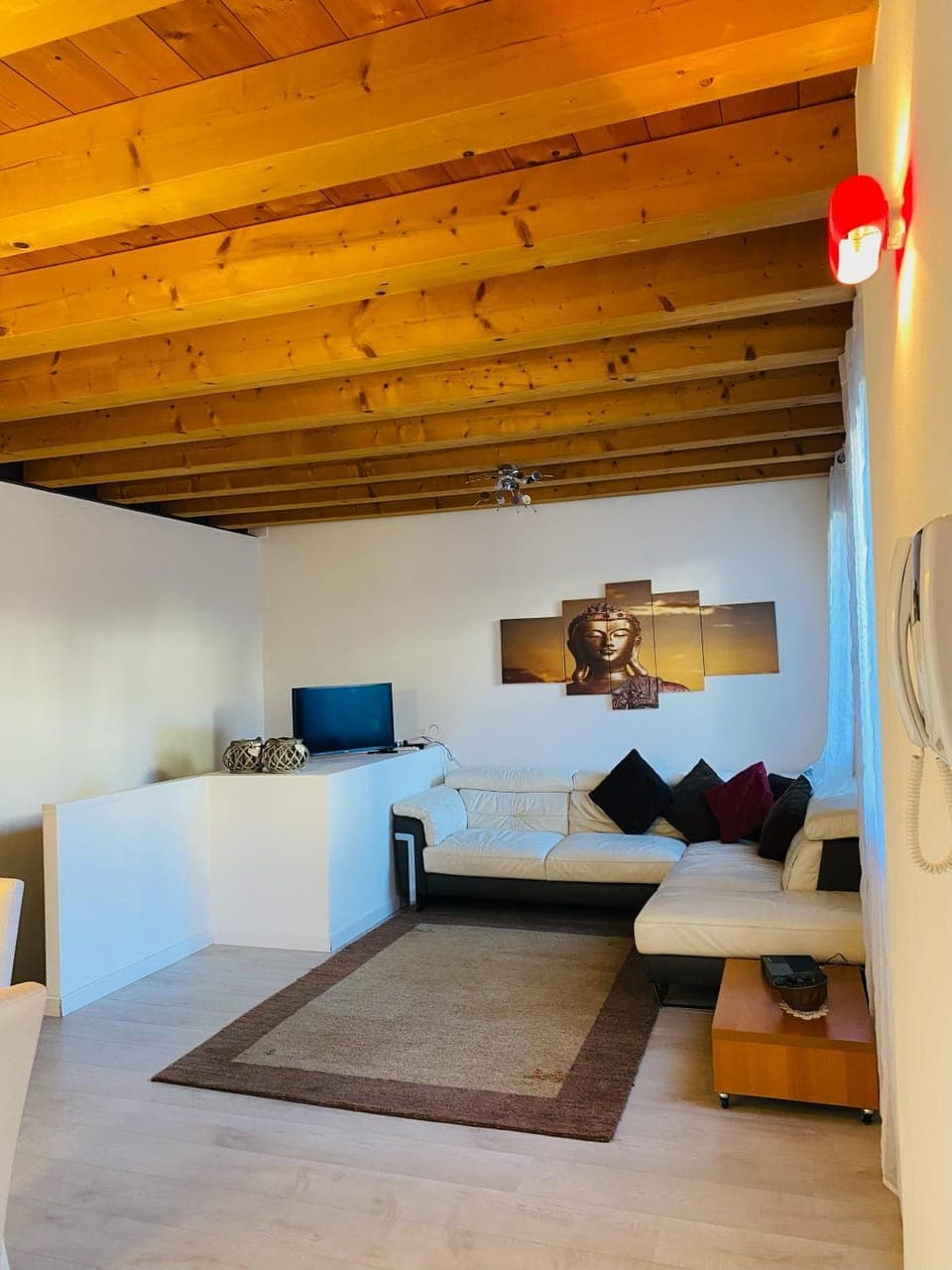 Nearby landmark, Communal lounge/ TV room, TV and multimedia, Seating area, Garden view, Time of day, Inner courtyard view, air conditioner