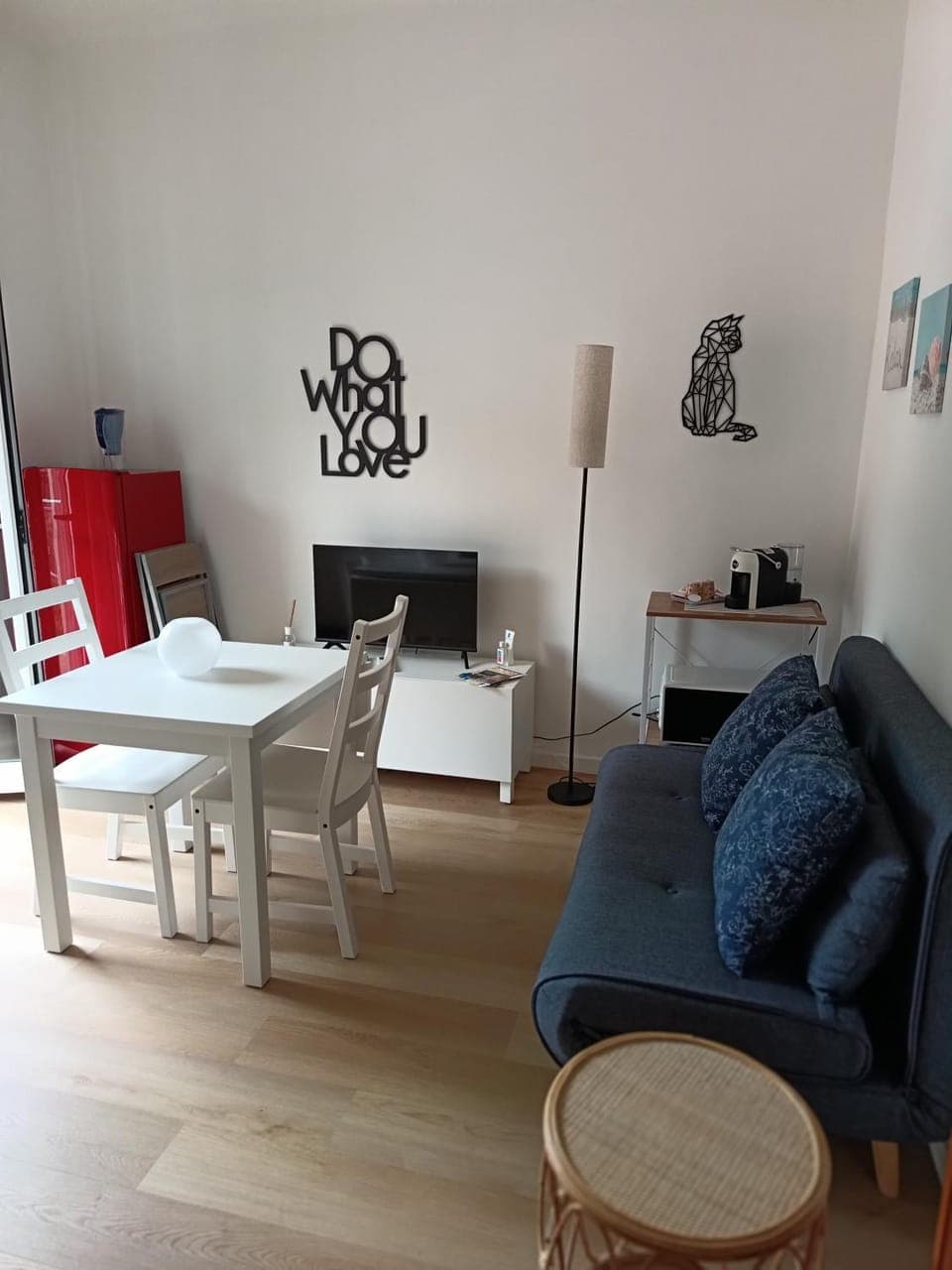 Living room, Dining area