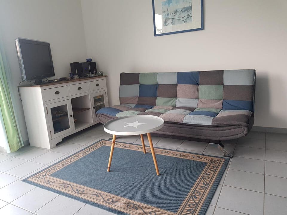 Communal lounge/ TV room, Living room, Bedroom