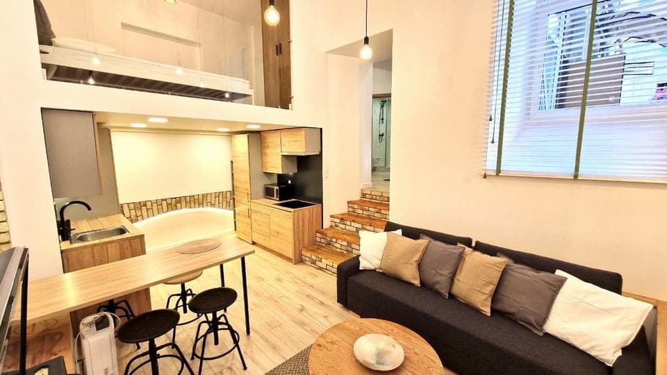 TV and multimedia, Kitchen or kitchenette, Living room, Seating area, Dining area