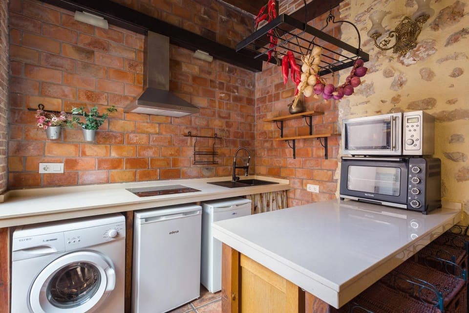 Kitchen or kitchenette, Living room
