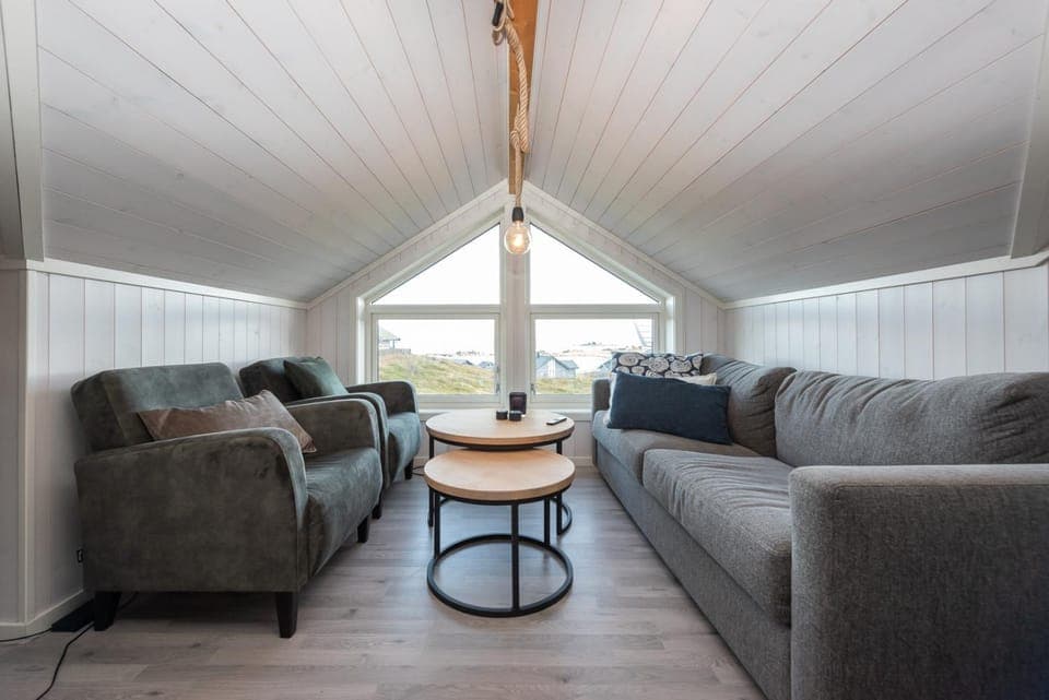 Lofoten Midnightsun Northern lights Golf Beach Horses House in Lofoten