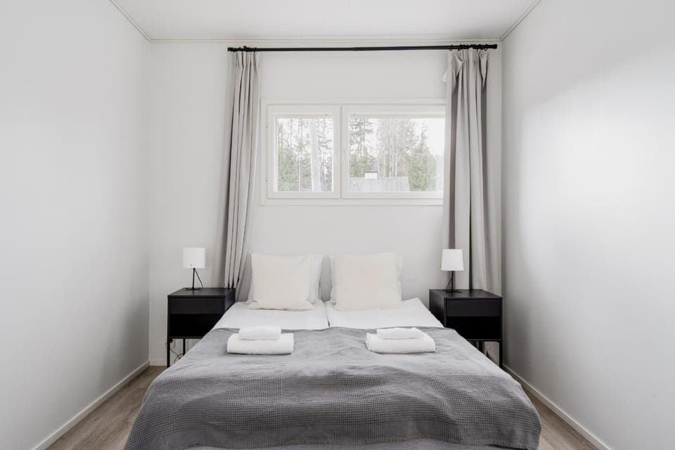 Moderni paritalo lähellä lentokenttää, free parking, sauna Apartment in Uusimaa