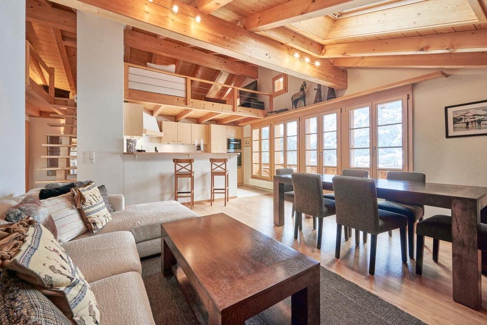 Seating area, Dining area, kitchen