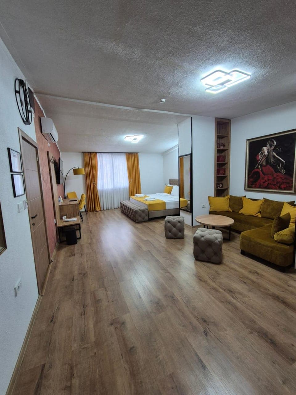 Photo of the whole room