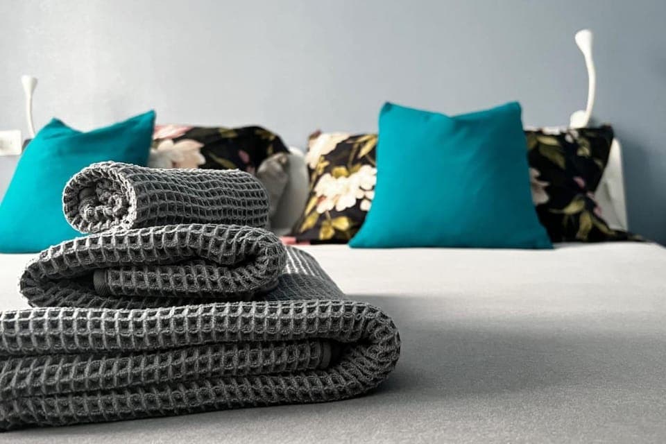 Bed, Decorative detail, Decorative detail, Bedroom, towels, towels