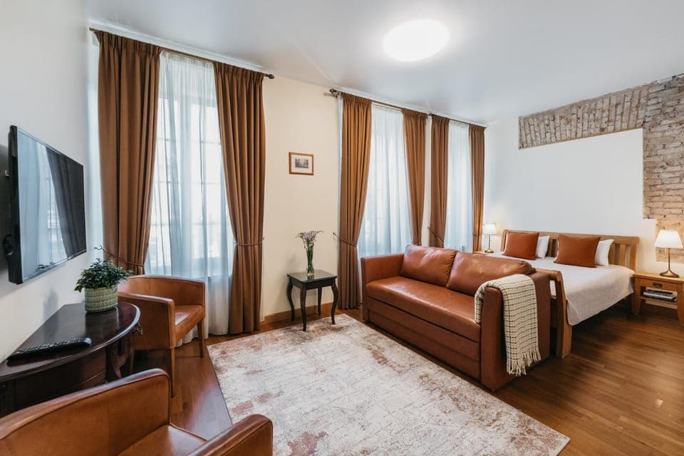 Dining area, Bedroom