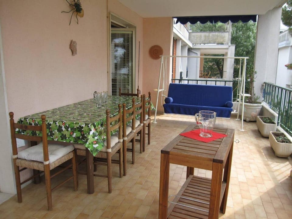 Balcony/Terrace, furniture