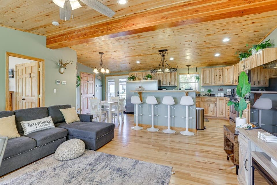 Serene Fairplay Home with Hot Tub and Fireplace! House in Fairplay