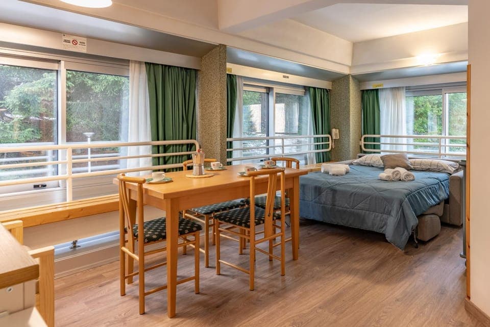 Bed, View (from property/room), Living room, Photo of the whole room, Seating area, Dining area, Bedroom