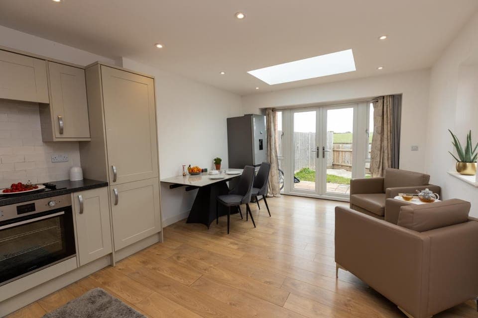 Living room, Seating area, Dining area